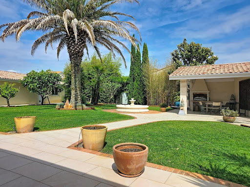 Grand jardin avec palmier et fontaine - acheter Maison de luxe à La Teste-de-Buch, 7 pièces, 4 chambres