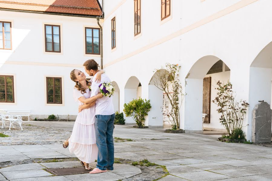 Fotografo di matrimoni Darya Miroshnikova (akta). Foto del 18 novembre 2019