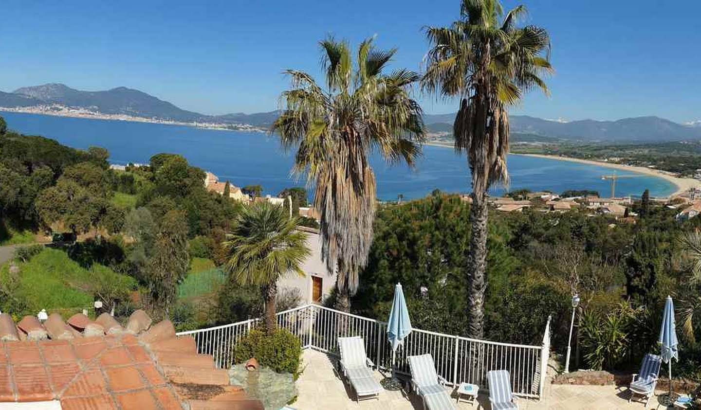 Maison avec piscine en bord de mer Porticcio