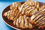 Citrus-White Chocolate Macaroons was pinched from <a href="http://www.kraftrecipes.com/recipes/citrus-white-chocolate-macaroons-57600.aspx" target="_blank">www.kraftrecipes.com.</a>