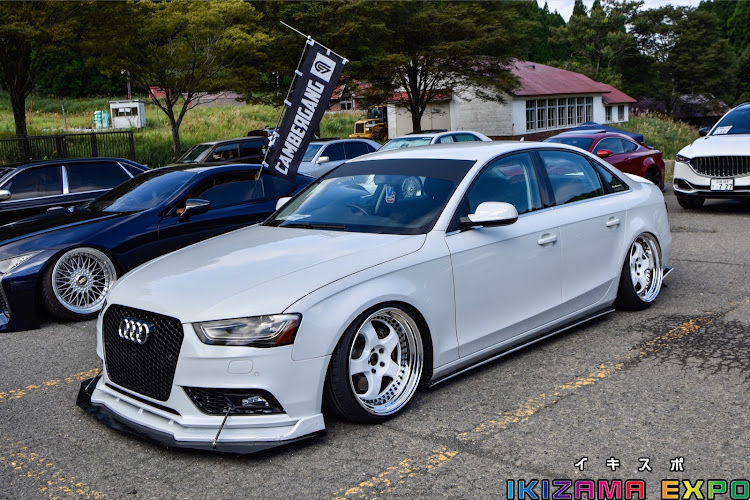 A4 セダンのaudi a4・アウディ a4・アウディ・audi・販売に関するカスタム事例の投稿画像1枚目