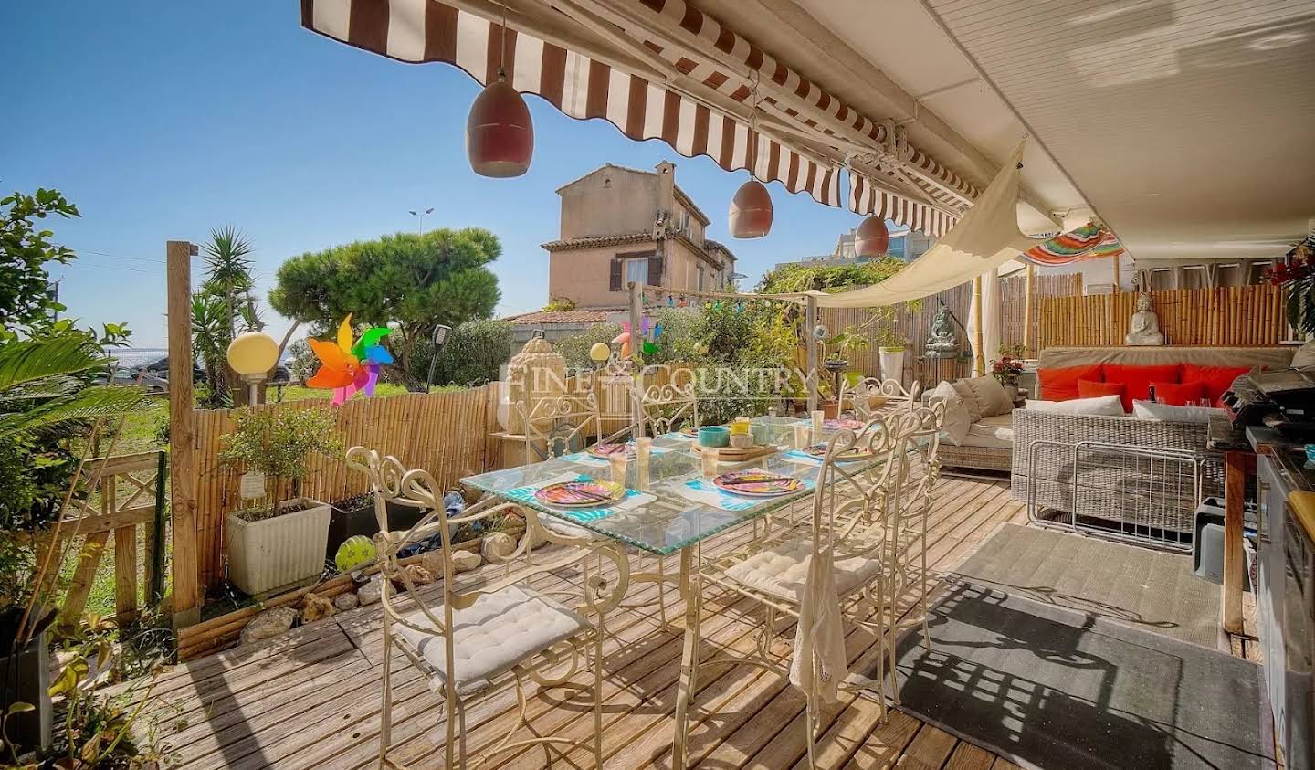 Apartment with terrace Cagnes-sur-Mer