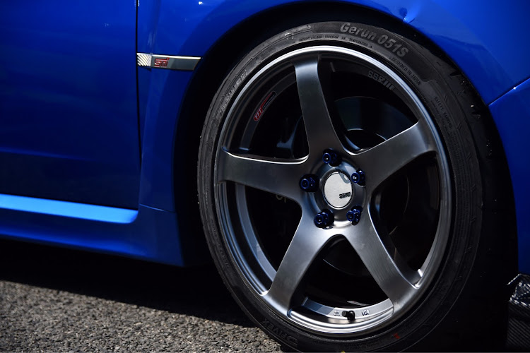 インプレッサ WRX STIの5FIVEX・SSR wheels・ホイール交換に関するカスタム事例の投稿画像3枚目