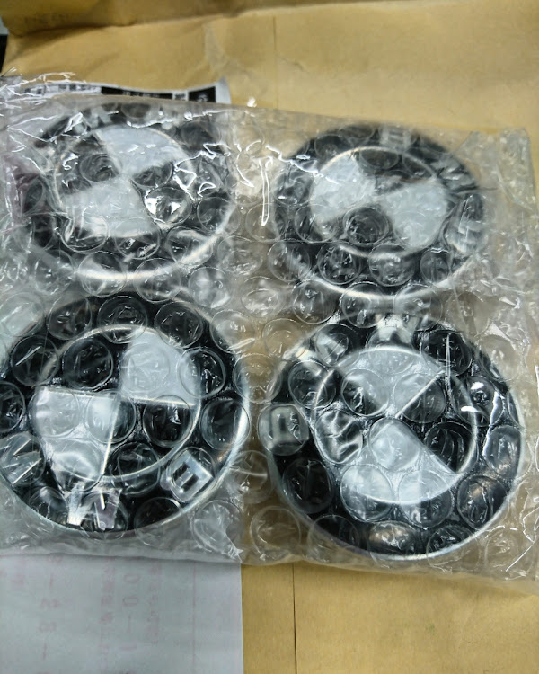 Z4 ロードスターのインテリアライトLED化・センターキャップ・通院・海外発送に関するカスタム事例の投稿画像2枚目