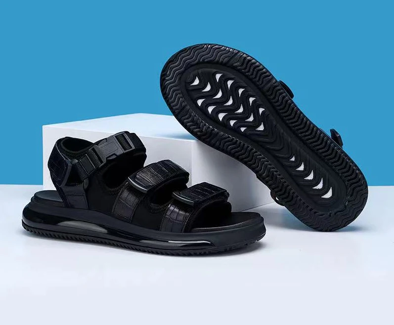 Casual sandalen en slippers met massage aan de buitenkant en zachte zool. Comfortabel lopen en ontspannen voeten.