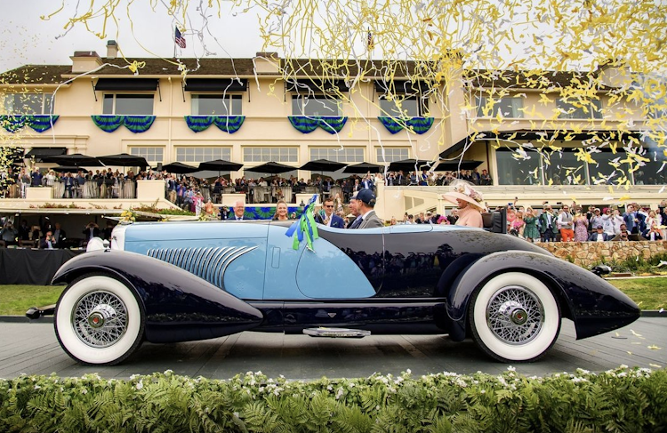 The 1932 Duesenberg J Figoni Sports Torpedo owned by Lee Anderson beat 40 of the world’s most expensive and beautiful cars to win the Best of Show Sunday on the lawn of the Pebble Beach Golf Links near Carmel, California.