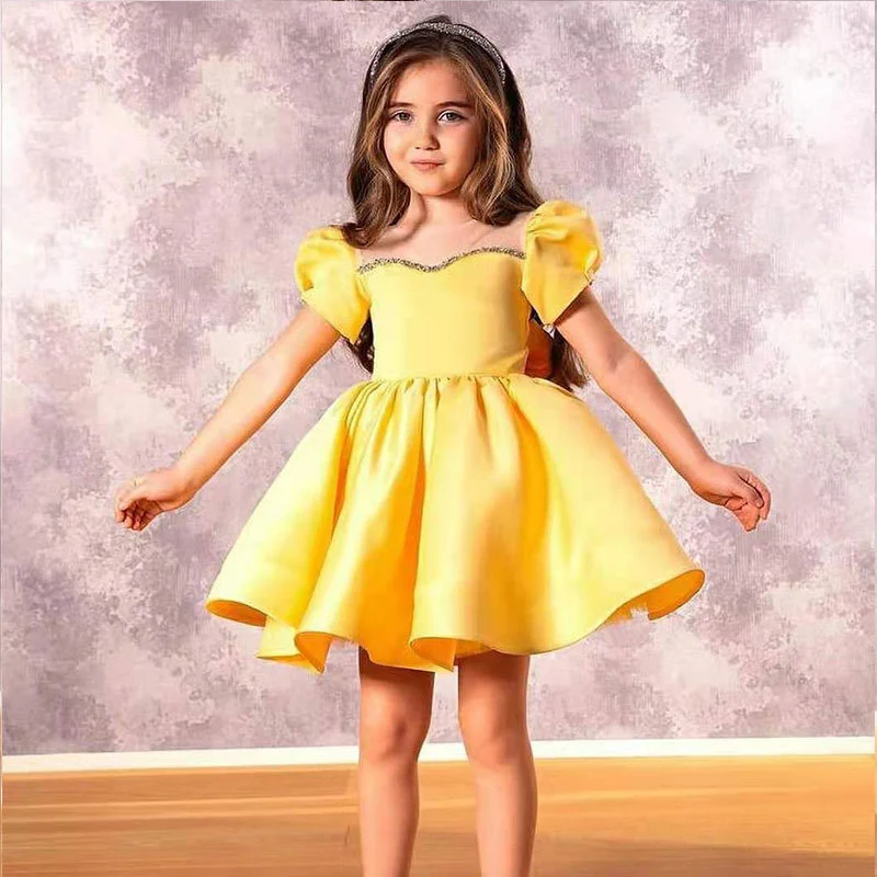 Prinsessenjurk met strik voor eenjarig meisje, ideaal voor speciale gelegenheden. Stijlvol en comfortabel design, perfect voor jouw kleine prinses.