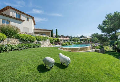 Villa avec piscine et jardin 2