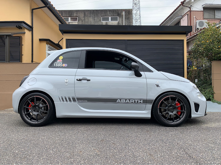 美品 アバルトABARTH タイヤホイールセットRAYS ZE40 4本 595