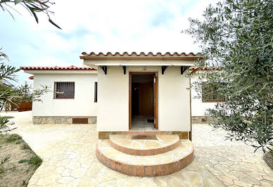 House with garden and terrace 2