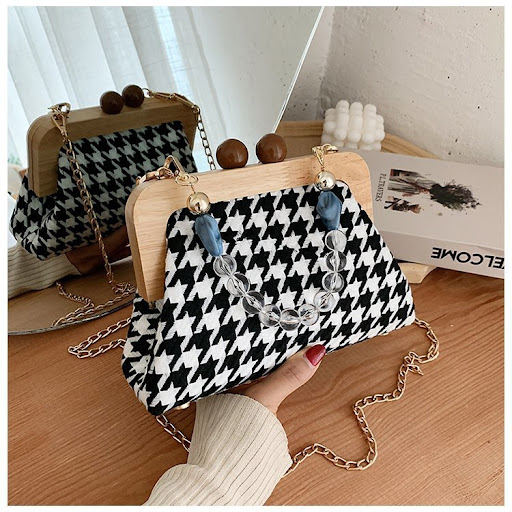 Title 1, Retro Wooden Clip Beaded Portable Diagonal Bag ...