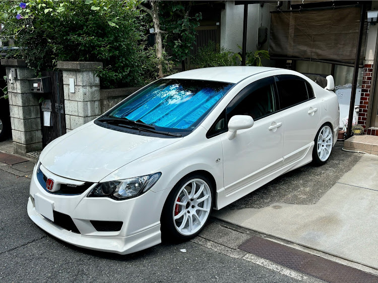 シビックタイプRの里帰り・義実家にて・車高詐欺に関するカスタム事例の投稿画像1枚目