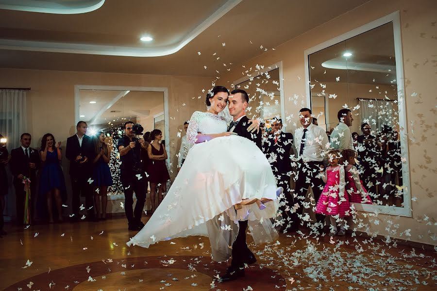 Fotografo di matrimoni Anna Tomasik (annatomasik). Foto del 24 febbraio 2020