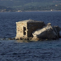 Affacciata sul mare... di 