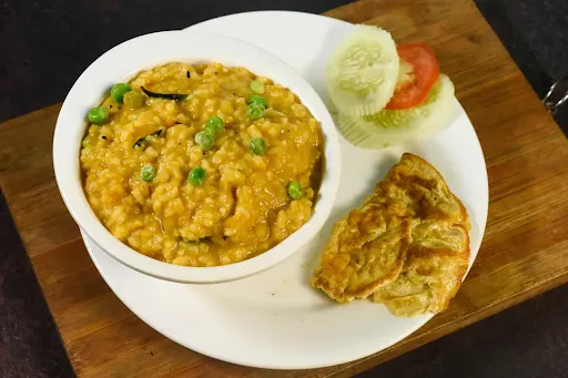 Khichuri [750 Grams] With Omelette [1 Egg] And Papad