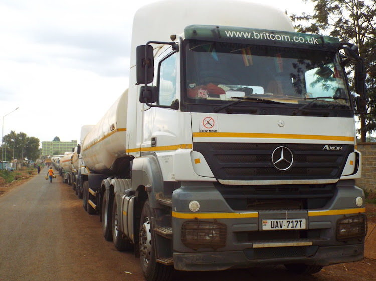 Long queue of trucks along the Eldoret-Bungoma road