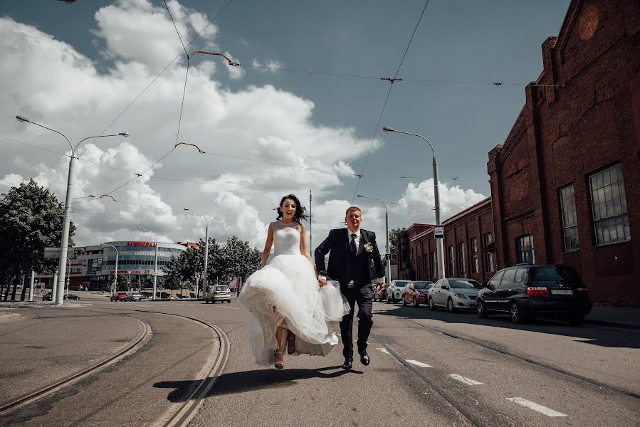 Wedding photographer Aleksandr Apanasovich (alexapanasovich). Photo of 12 August 2019