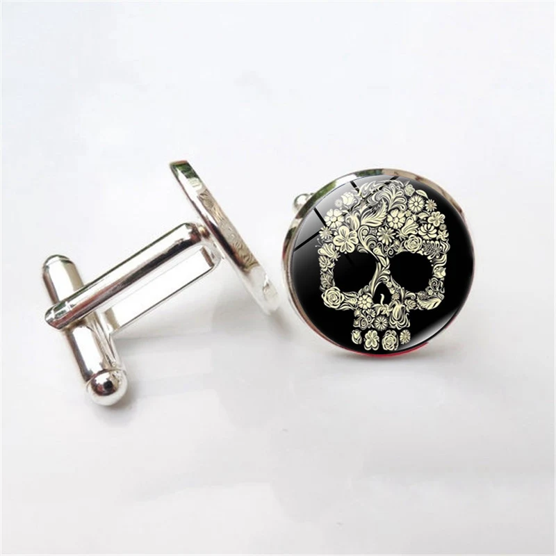 Title 4, Zilverkleurige Skull Time edelsteen manchetknop...