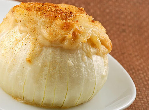 Try these baked stuffed Vidalia onions as a satisfying substitute for potatoes or pasta. They're pretty easy to prepare, particularly if you have a microwave to get them started, and the dish really capitalizes on the delicious sweetness of the Vidalia variety.

