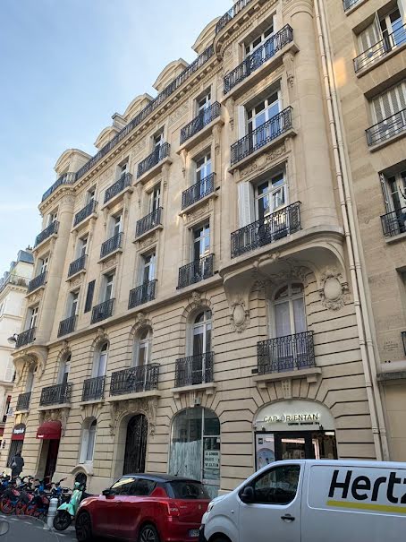 Location  locaux professionnels  220 m² à Paris 8ème (75008), 11 550 €