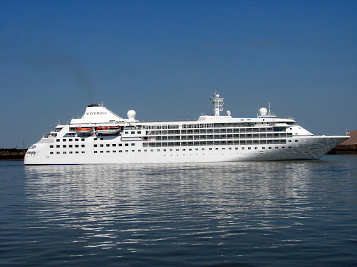 Silver Cloud from Silversea arriving in port. 