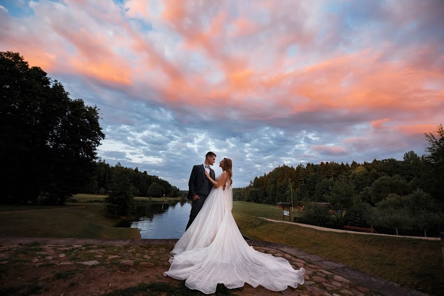 Fotógrafo de casamento Andrey Sasin (andrik). Foto de 4 de outubro 2019