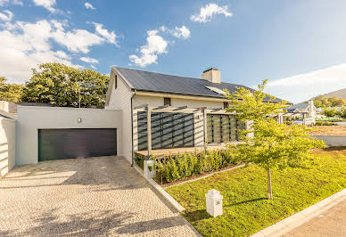 Maison avec piscine et jardin 11