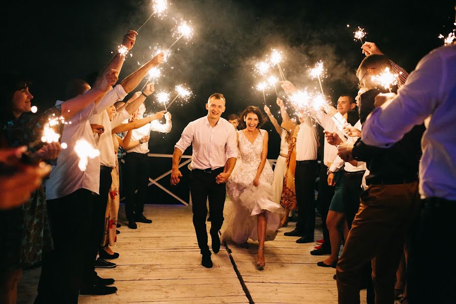 Fotógrafo de casamento Polina Mishurinskaya (lina123). Foto de 14 de dezembro 2018