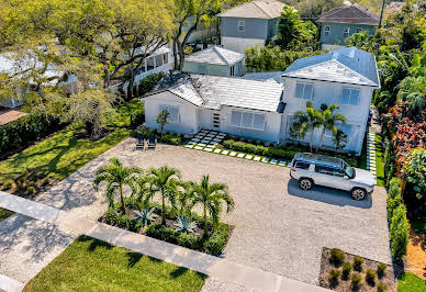 House with garden 3