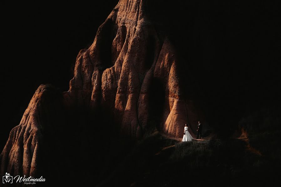 Fotógrafo de casamento Caragin Mircea (westmedia). Foto de 22 de setembro 2020