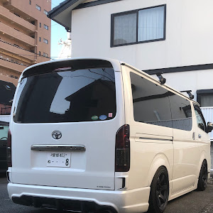 ハイエースバン TRH200V