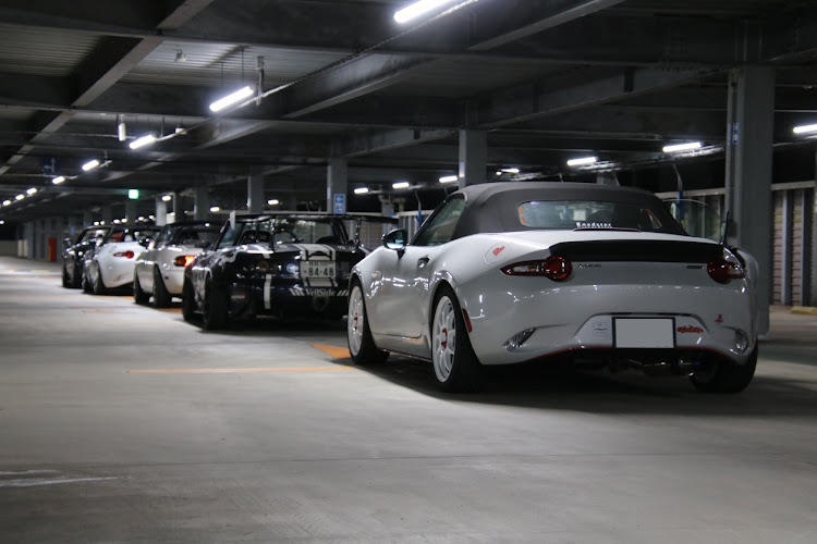 ロードスターのラーメンオフ・いつものドンキのいつもの立駐・れおのオトン、たまさん・顔とナンバー隠さなくていい組ꉂꉂ(ᵔᗜᵔ*)・プロの仕業に関するカスタム事例の投稿画像6枚目