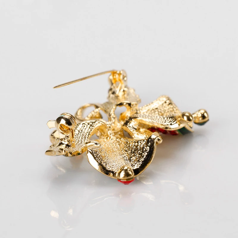 Broche papillon vintage, bijou élégant et intemporel, parfait pour orner vos tenues et ajouter une touche de charme et de raffinement.