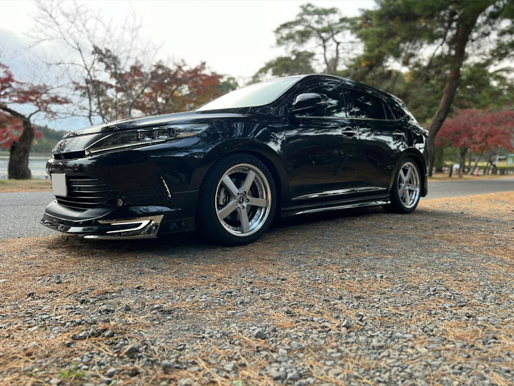 ハリアーのハリアー60系後期・ドライブ・愛車に感謝・みんなでつくろうホイール図鑑に関するカスタム事例の投稿画像1枚目
