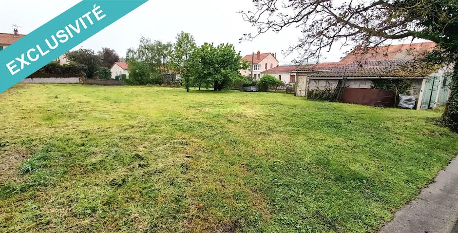 Vente terrain  910 m² à Auzat-la-Combelle (63570), 30 000 €