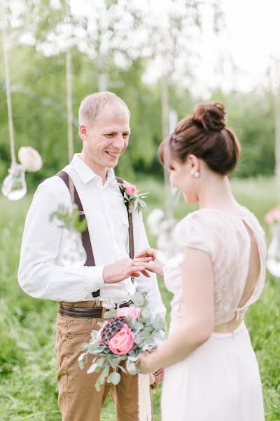 Fotógrafo de casamento Albina Khan (manific). Foto de 23 de junho 2015