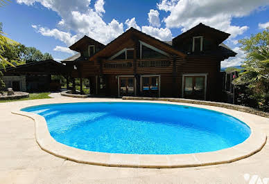 Maison avec piscine et terrasse 1