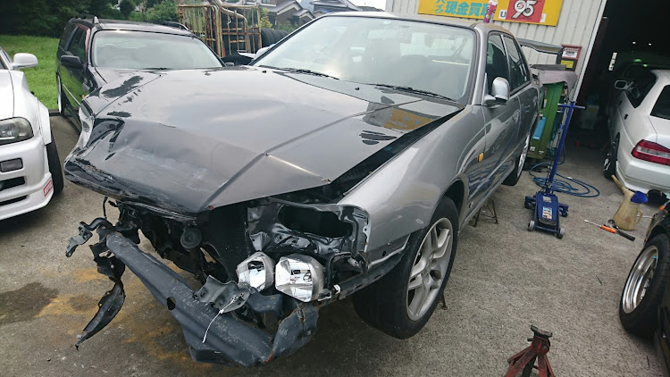 スカイラインの廃車紹介・ミッション載せ替え・解体中に関するカスタム事例の投稿画像1枚目