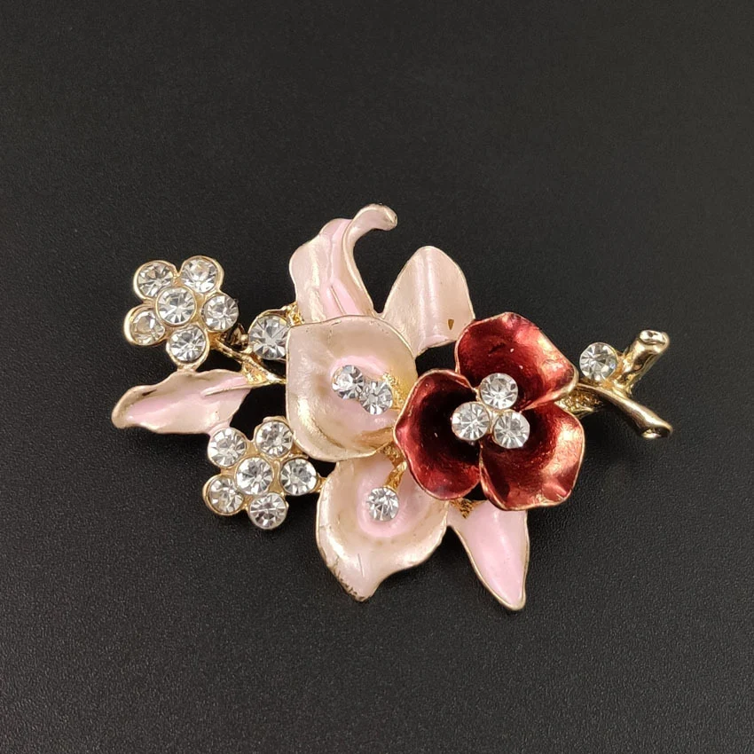 Title 2, Broche de corsage fleur de diamant fait à la ma...