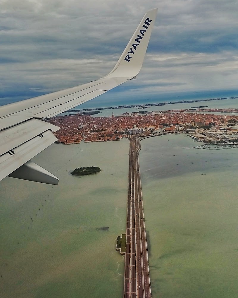 Tra cielo e mare ... Venezia  di lastrega_del_sud