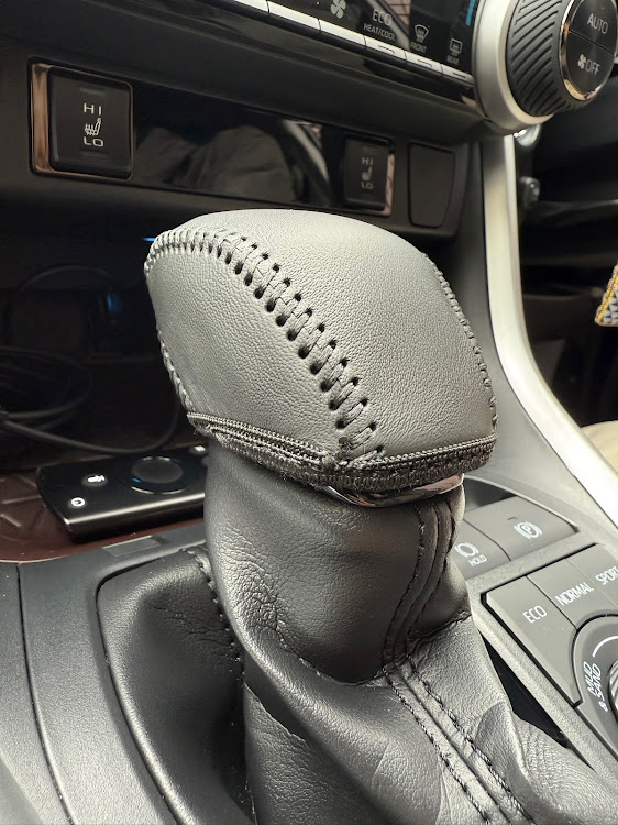 RAV4の洗車・ドライブ・シフトノブカバー・米粒に関するカスタム事例の投稿画像4枚目