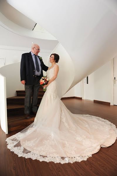 Fotografo di matrimoni Laurence Aubé (laurence7010). Foto del 8 maggio 2019