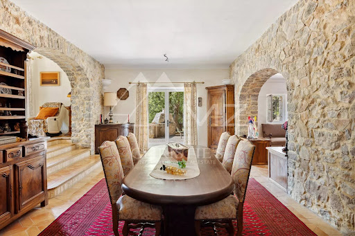 Property with pool 4