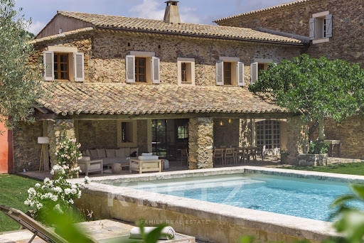 Maison avec piscine en bord de mer 2