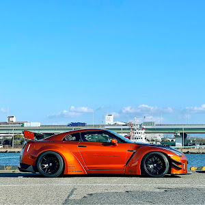 NISSAN GT-R