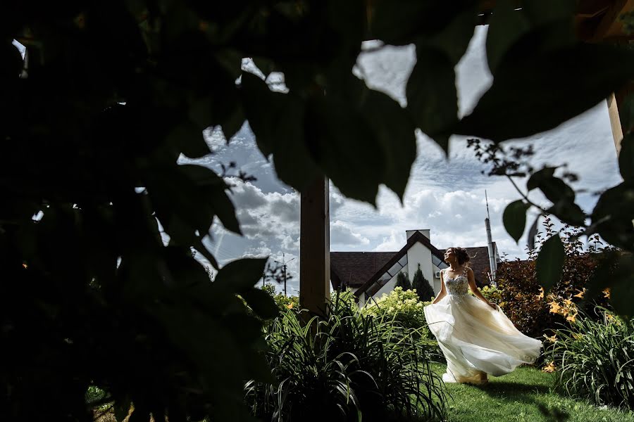 Wedding photographer Evgeniy Lezhnin (lezhninevgeniy). Photo of 17 October 2018