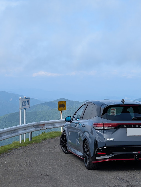 ノート オーラの伊吹山ドライブウェイ・オーラnismo・オーラニスモ・NISMOに関するカスタム事例の投稿画像1枚目