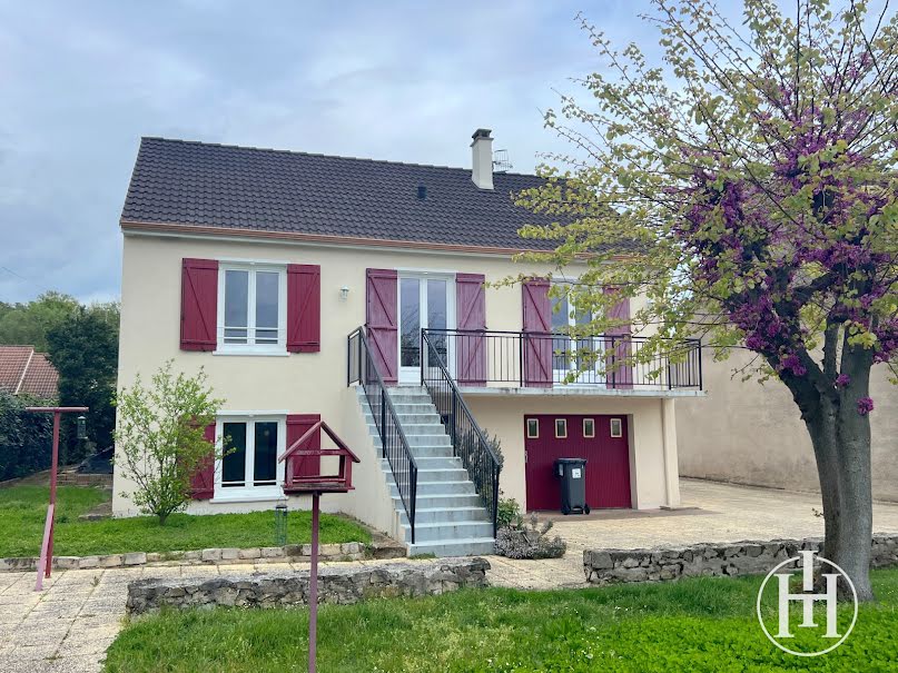 Vente maison 4 pièces 84.73 m² à Saint-Amand-Montrond (18200), 151 000 €