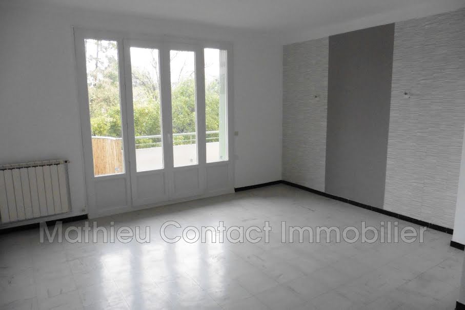 Location  appartement 3 pièces 62.86 m² à Nimes (30000), 660 €