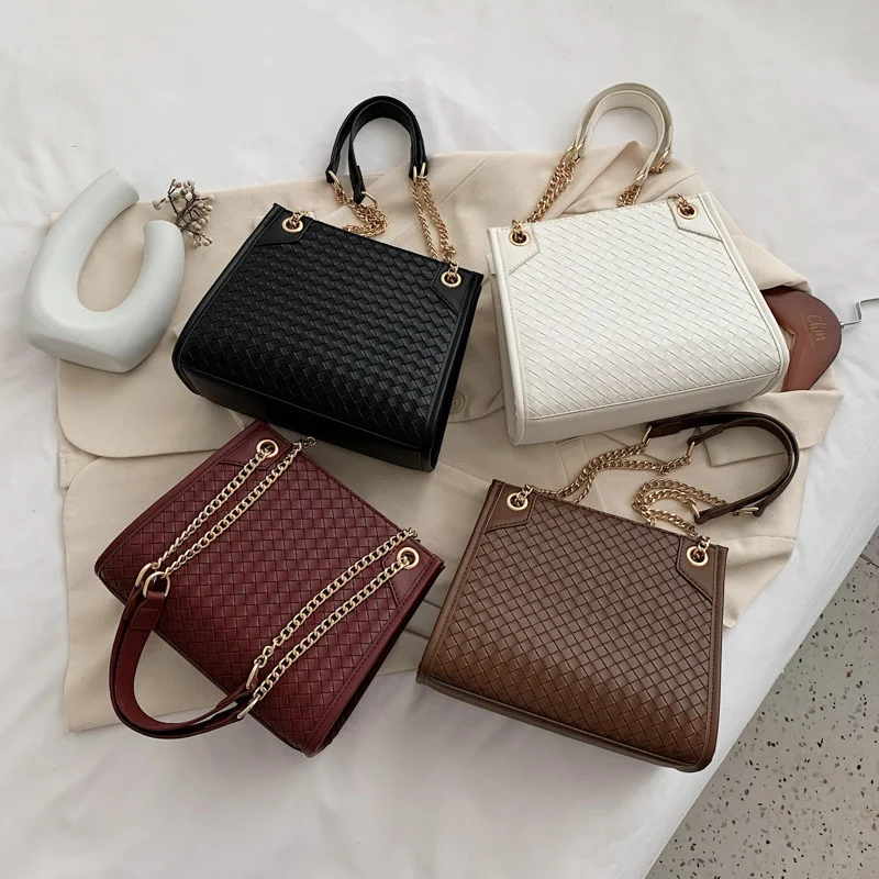 Dames Crossbody Schoudertas met Ketting, Trendy Mode, Veelzijdig te Combineren, Perfect voor Dagelijks Gebruik en Speciale Gelegenheden.